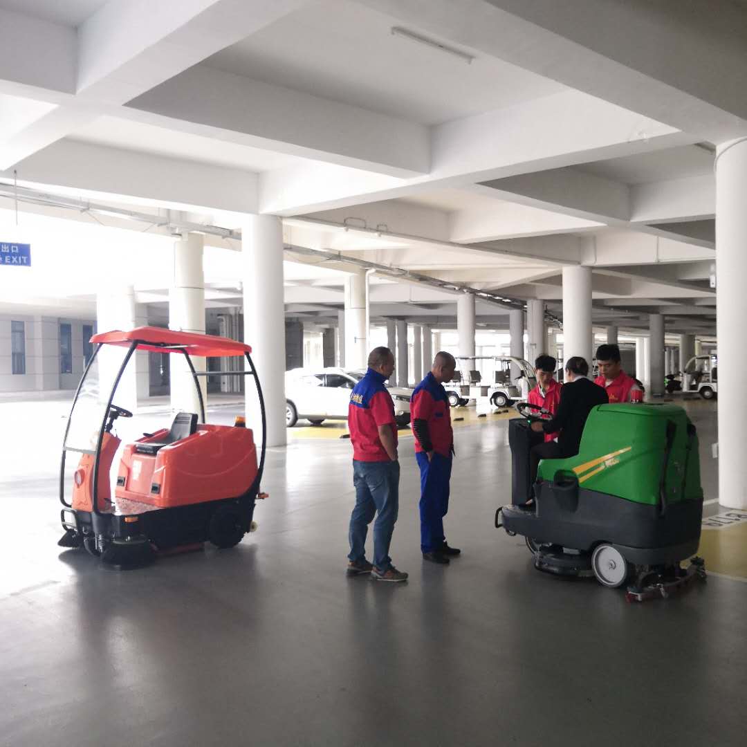 駕駛式掃地機(jī)廣西直銷